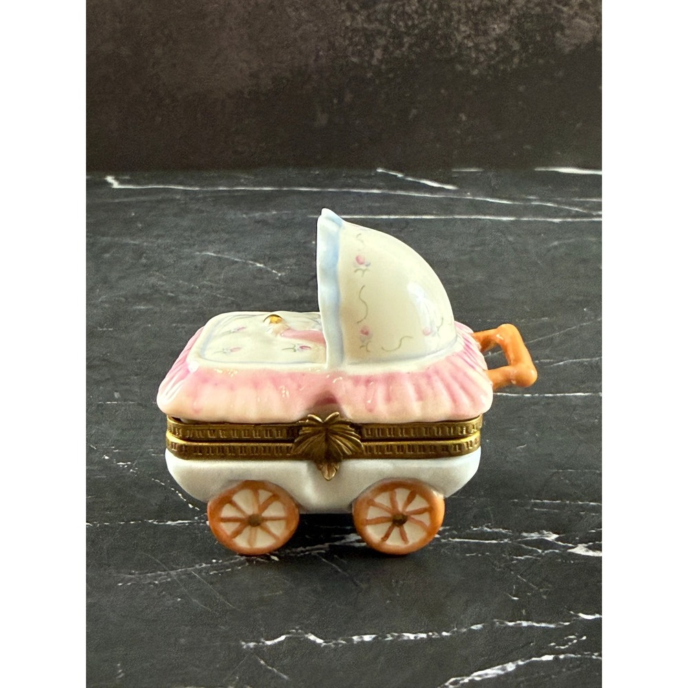 VTG Studio USA Mini Baby Carriage Hinged Porcelain Trinket Box 2X2.5X1.75